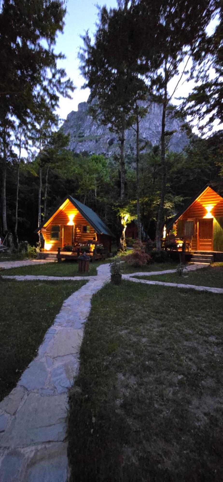 Bungalows Prokletije Gusinje Exterior photo