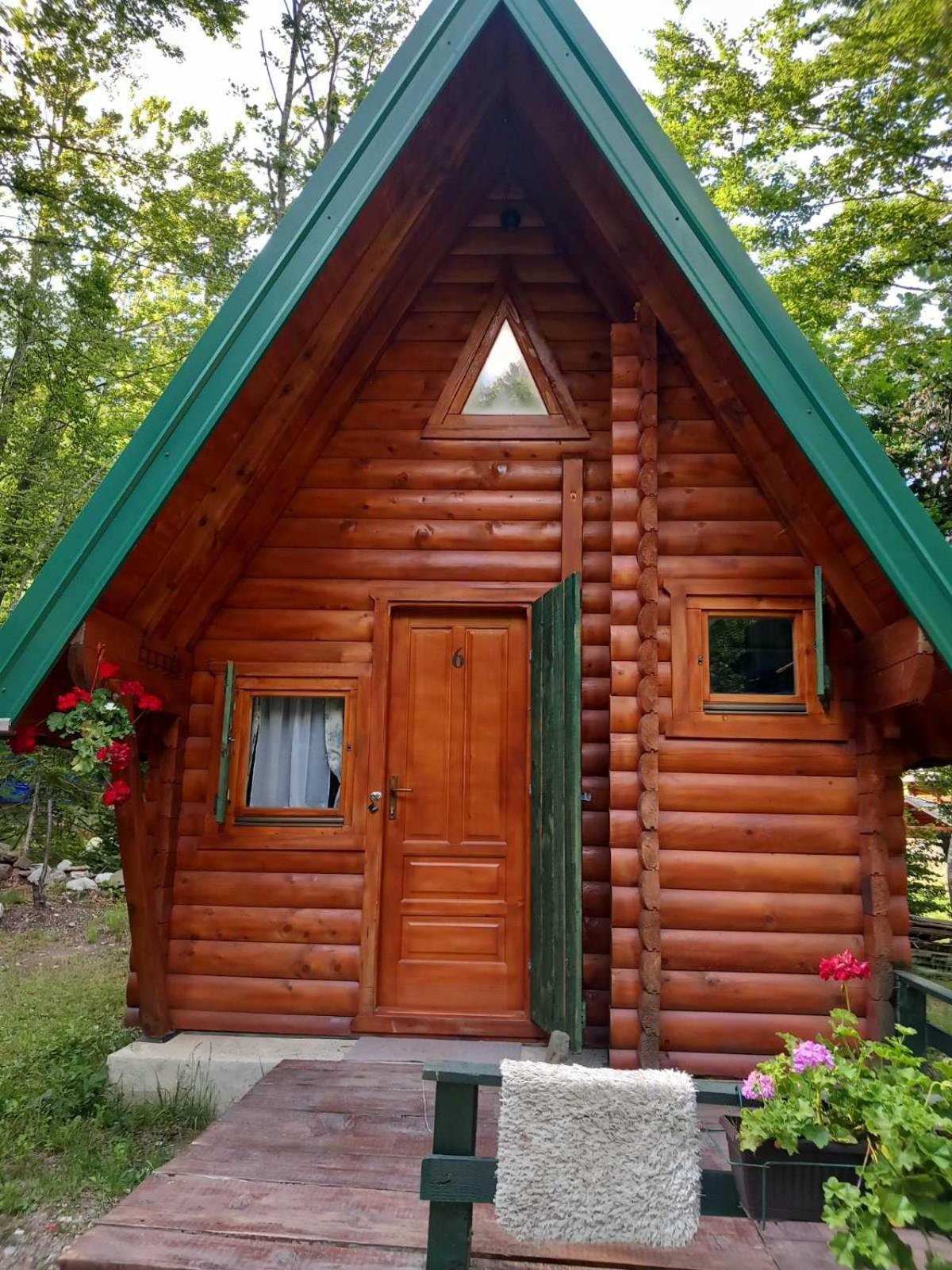 Bungalows Prokletije Gusinje Exterior photo